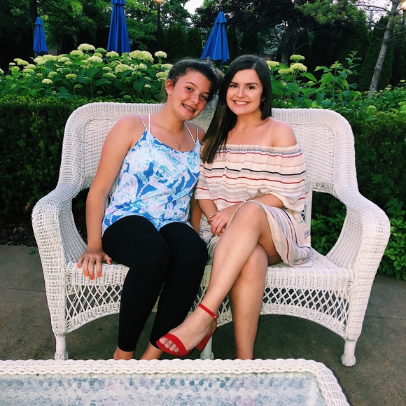 Meet your Posher, Olivia - Picture 1 of 1